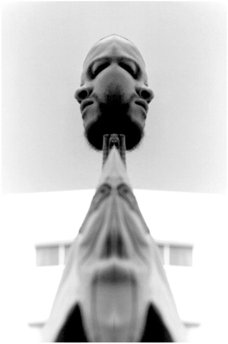 statue